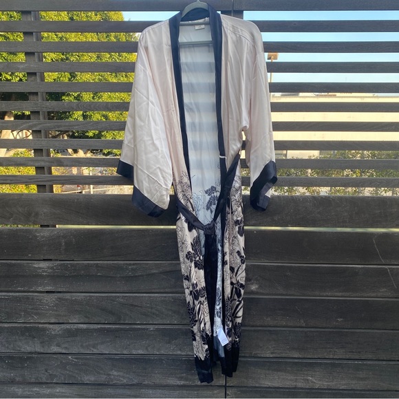 Soma Silk Kimono Robe sz S/M - Picture 3 of 6